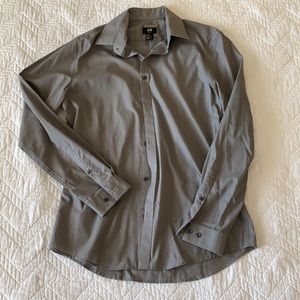 Slim fit men’s gray button up